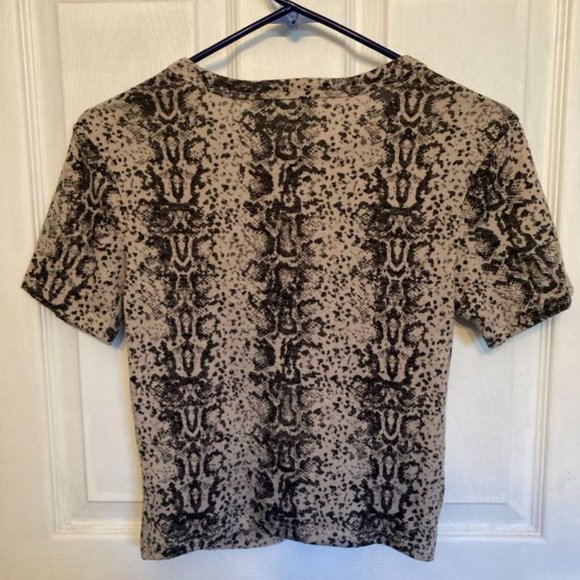 Women's short sleeved crop top sweater - Picture 4 of 4